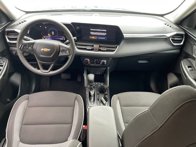 Used 2024 Chevrolet TrailBlazer LS w/ LS Convenience Package AWD/4WD image 19