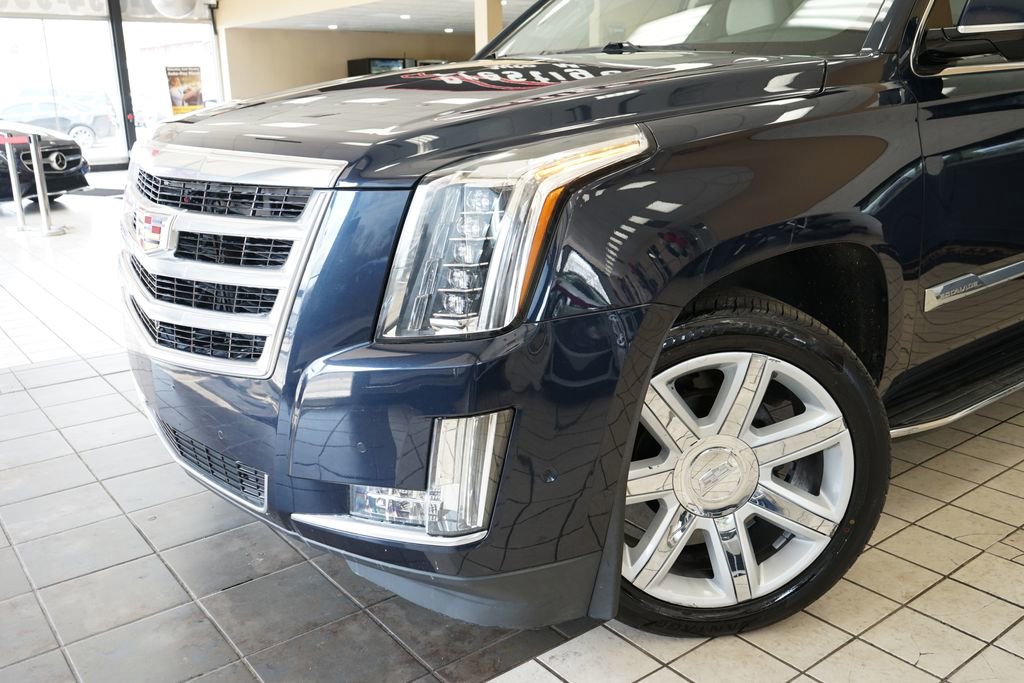 Used 2017 Cadillac Escalade ESV Luxury image 27