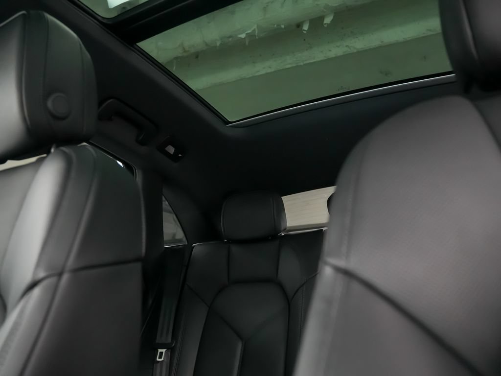 Certified 2026 Porsche Macan Turbo AWD/4WD image 35