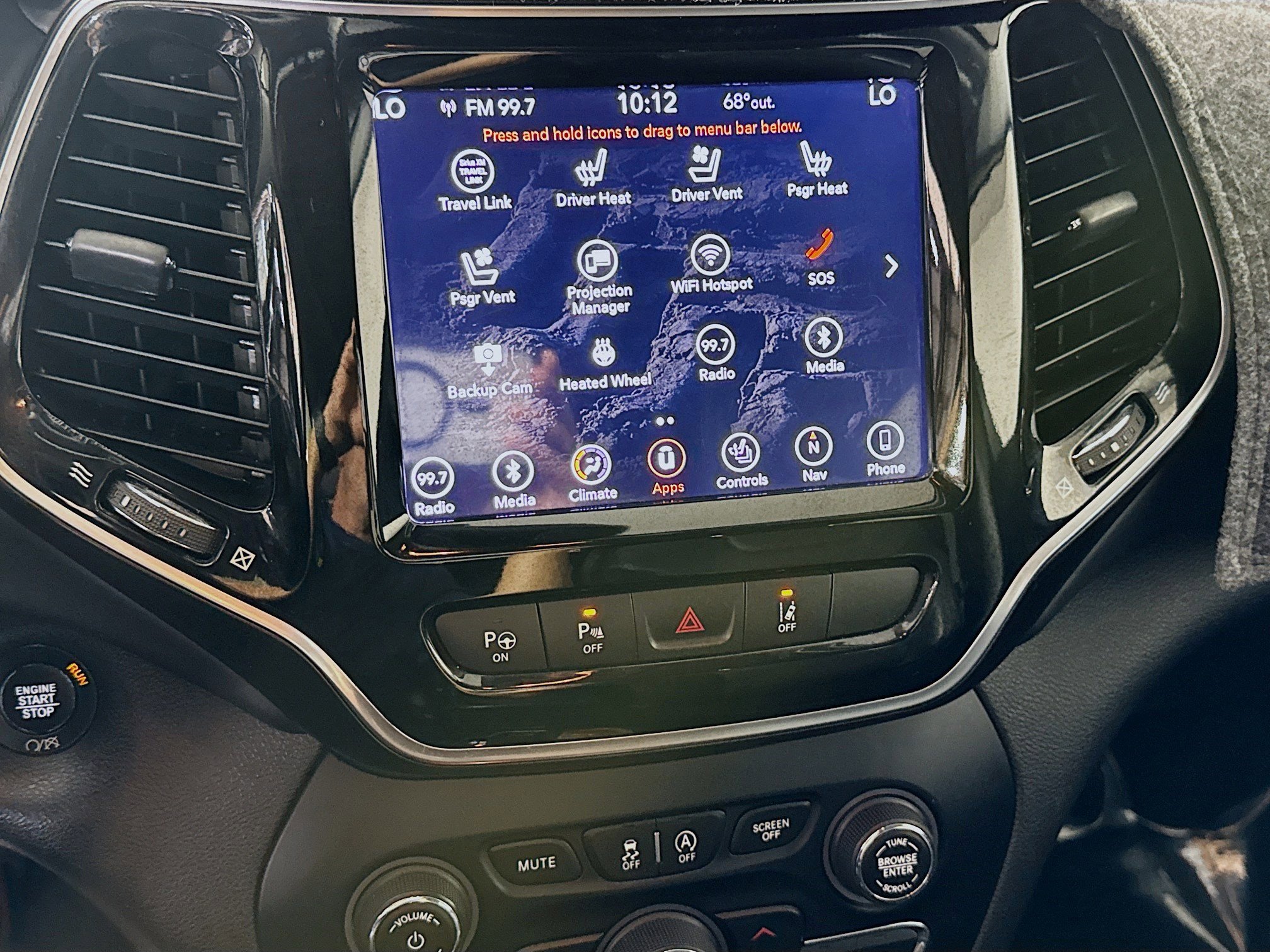 Used 2019 Jeep Cherokee Overland w/ Technology Group image 18