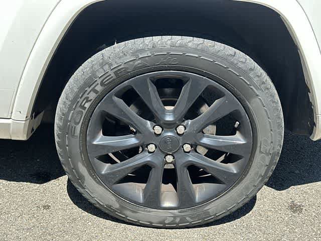 Used 2019 Jeep Grand Cherokee Altitude AWD/4WD image 5