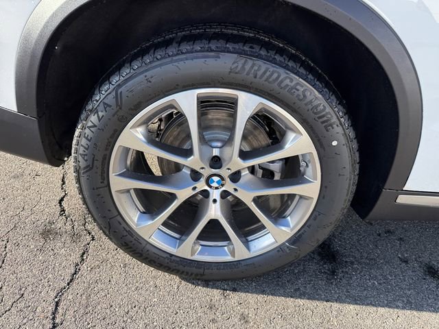 New 2026 BMW X5 xDrive40i w/ Climate Comfort Package AWD/4WD image 17