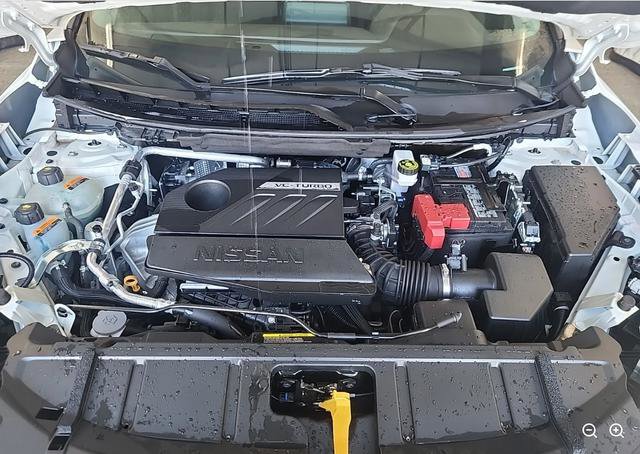 Used 2023 Nissan Rogue S image 15