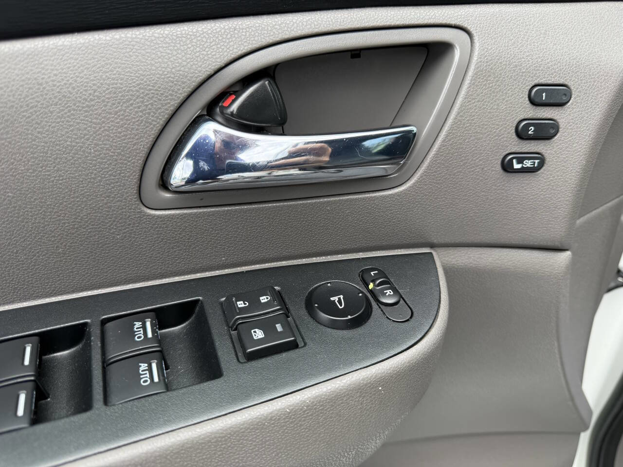Used 2015 Honda Odyssey Touring Elite image 19
