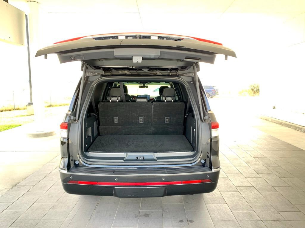 Used 2024 Lincoln Navigator L 4WD image 23