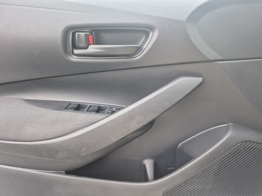 Used 2024 Toyota Corolla LE FWD image 5