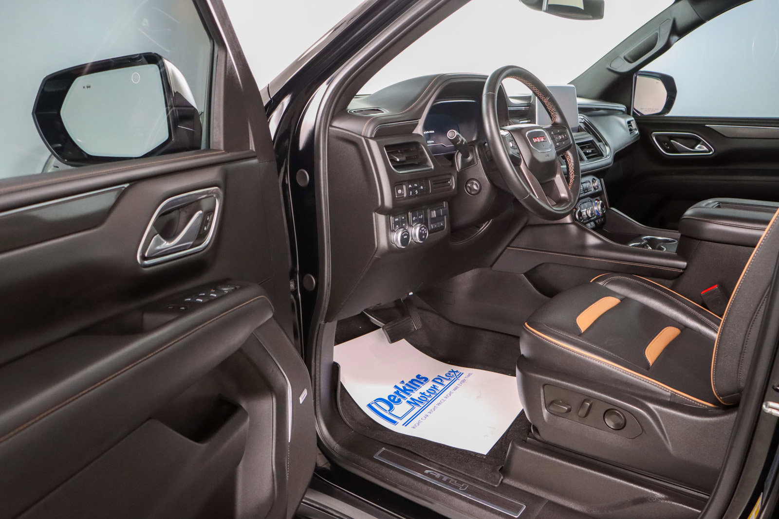 Used 2024 GMC Yukon AT4 w/ Max Trailering Package image 3