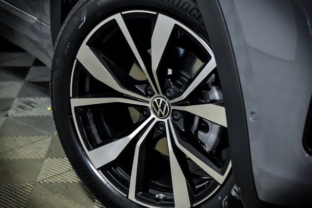 New 2026 Volkswagen Atlas SEL Premium R-Line image 3