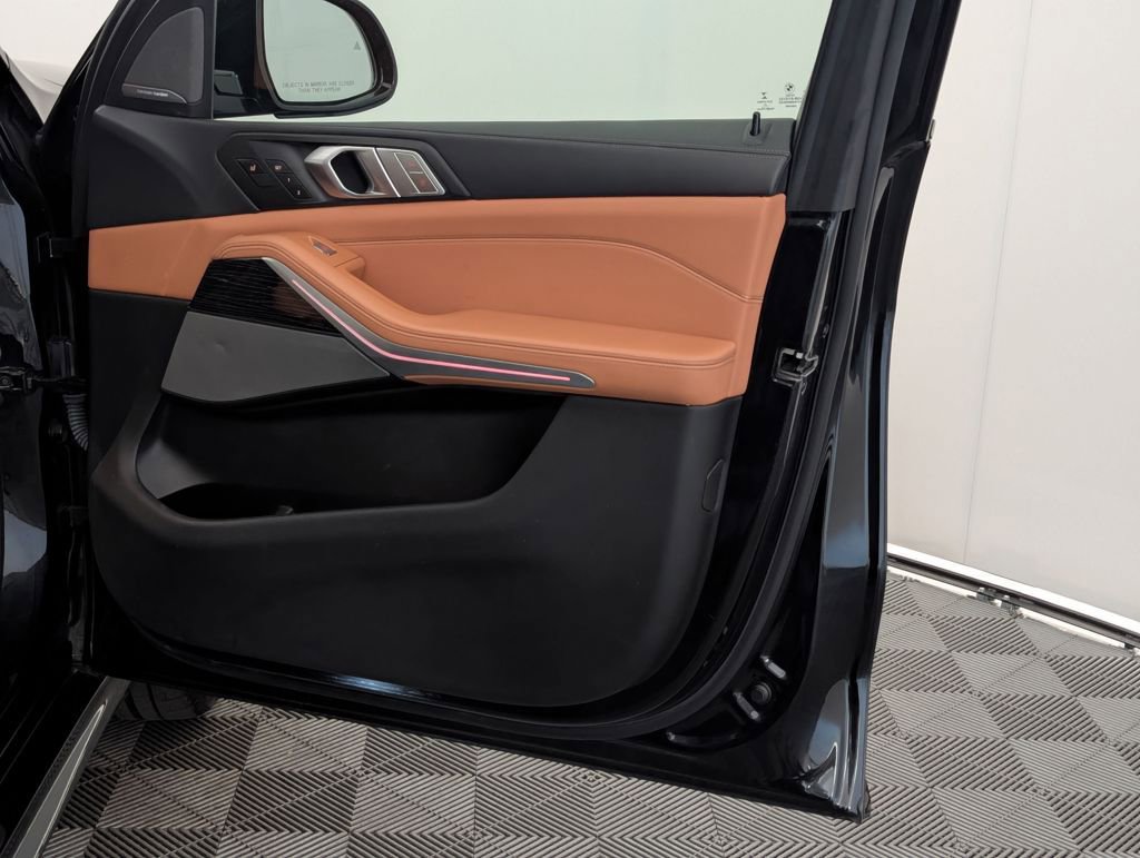 Used 2021 BMW X7 M50i image 57