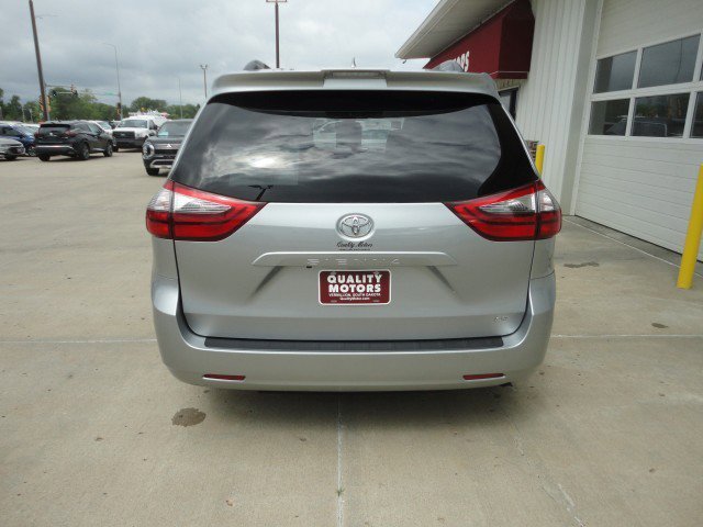 Used 2020 Toyota Sienna LE image 11