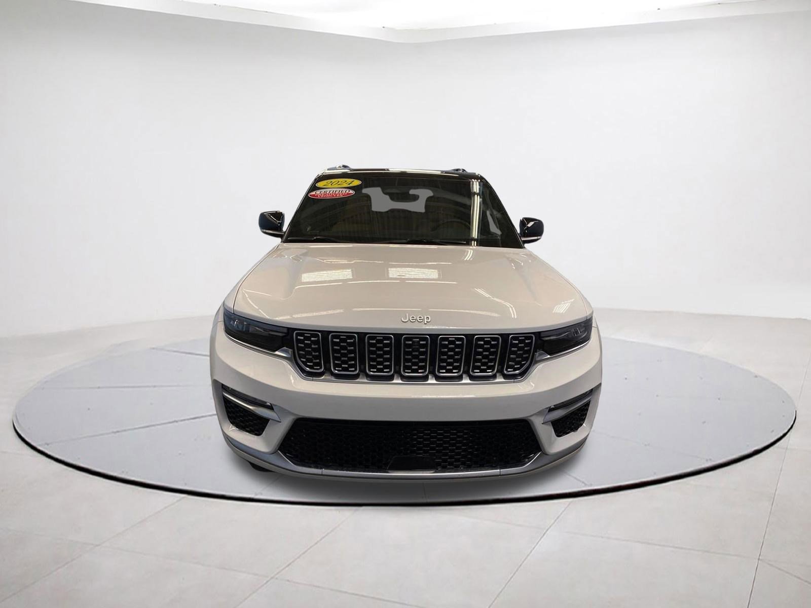 Certified 2024 Jeep Grand Cherokee Summit AWD/4WD image 2