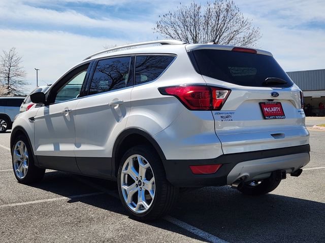 Used 2019 Ford Escape Titanium image 3