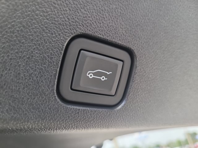 Used 2024 Chevrolet Traverse LS w/ LPO, Floor Liner Package FWD image 11