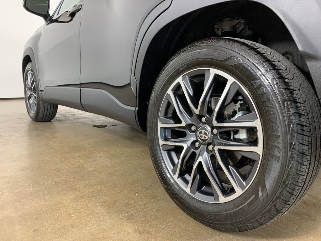 Used 2026 Toyota Corolla Cross XLE w/ Convenience Package image 16