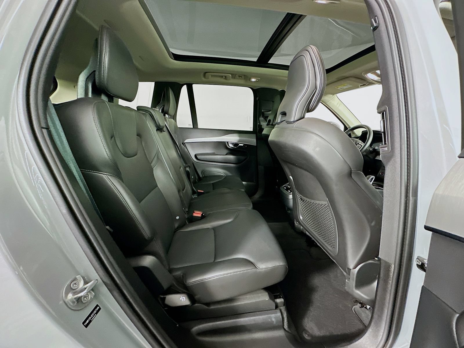 Used 2025 Volvo XC90 B5 Core AWD/4WD image 28