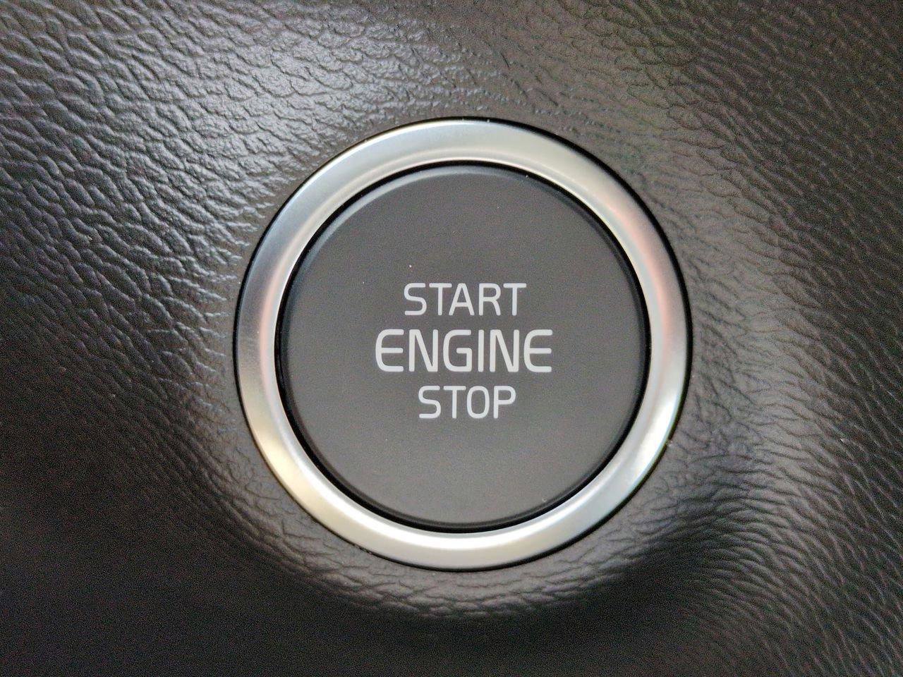 New 2025 Volvo XC40 B5 Core w/ Protection Package Premier image 27