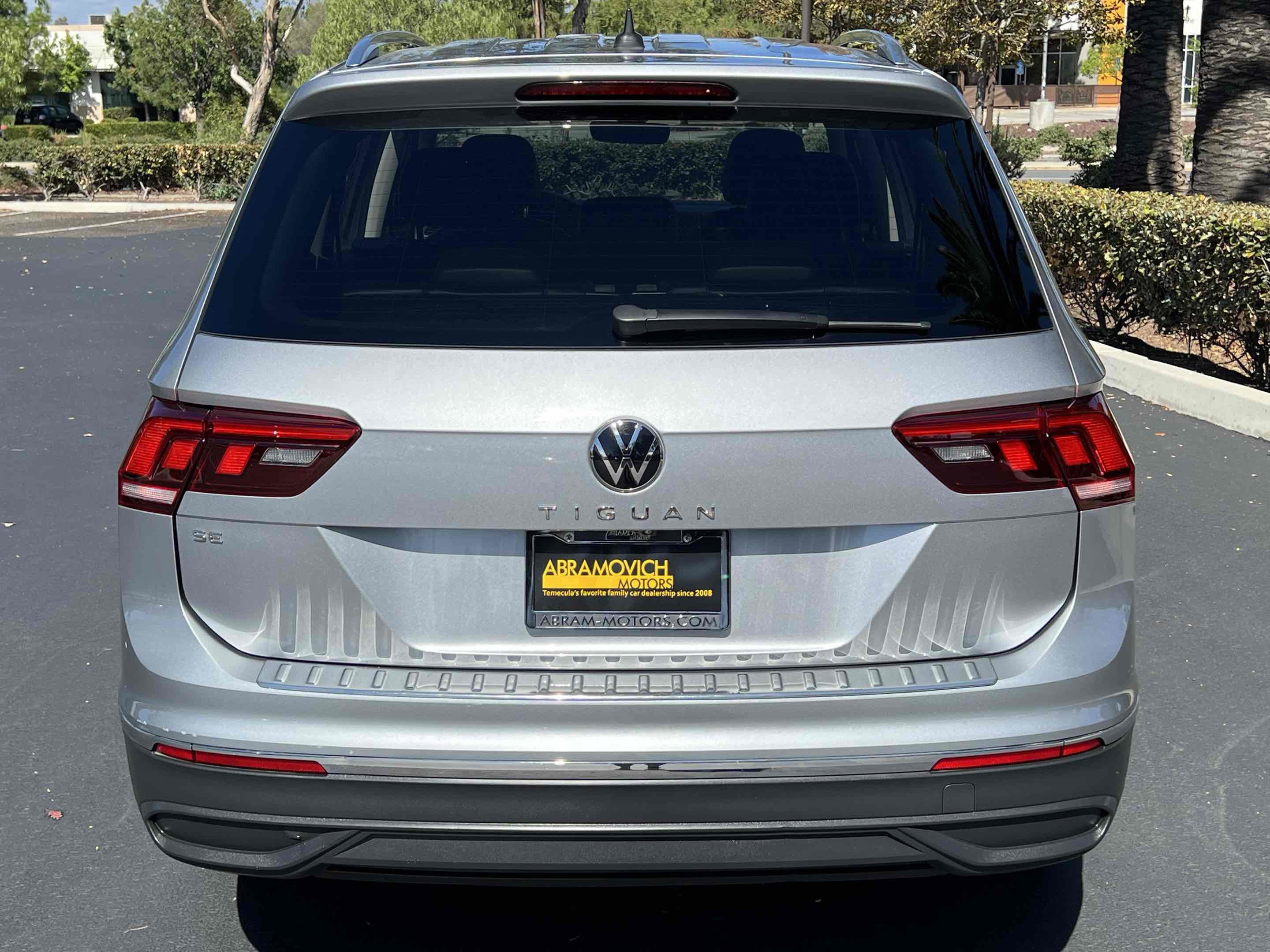 Used 2022 Volkswagen Tiguan SE image 18