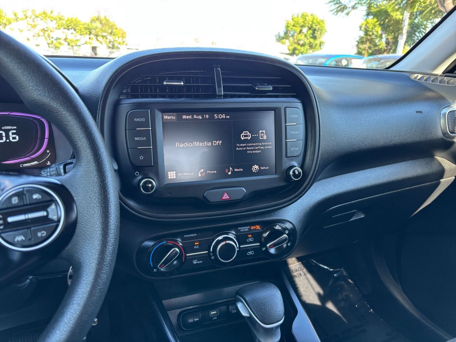 Used 2025 Kia Soul LX w/ LX Technology Package FWD image 27