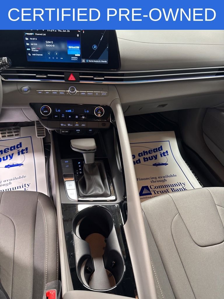 Used 2025 Hyundai Elantra SEL image 14