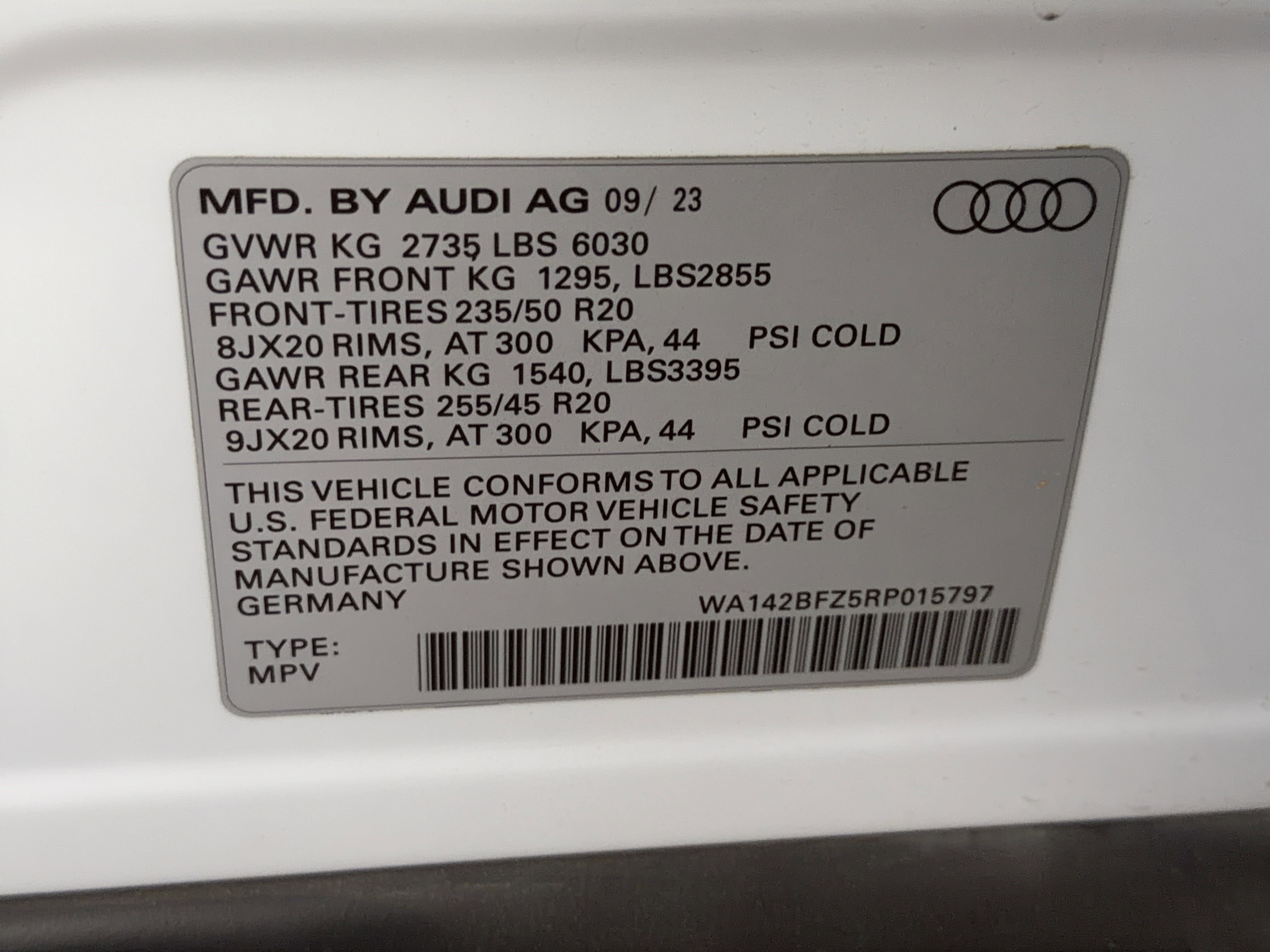 Used 2024 Audi Q4 e-tron Prestige AWD/4WD image 27