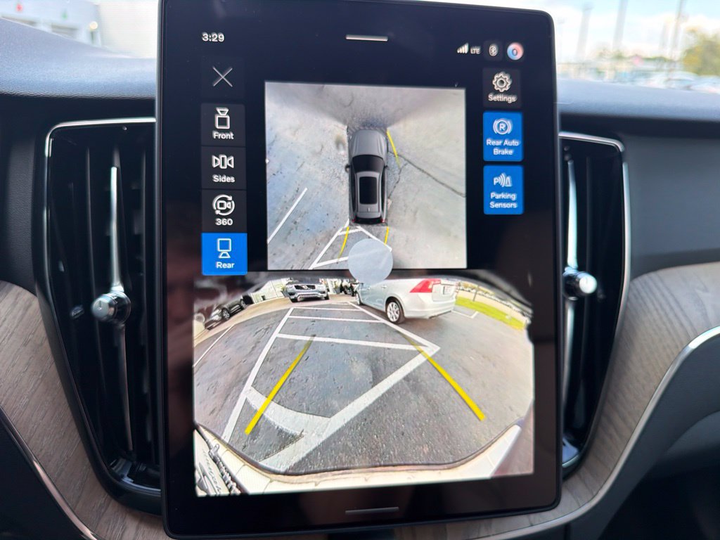 New 2027 Volvo XC60 B5 Plus AWD/4WD image 13