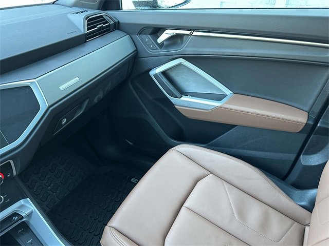 Certified 2025 Audi Q3 2.0T Premium w/ Convenience Package image 36