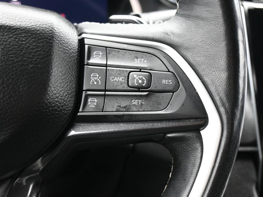 Used 2022 Jeep Grand Cherokee L Laredo image 22