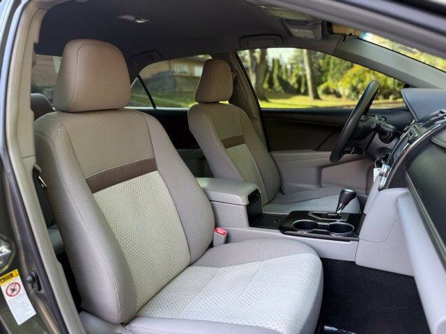 Used 2014 Toyota Camry LE FWD image 12