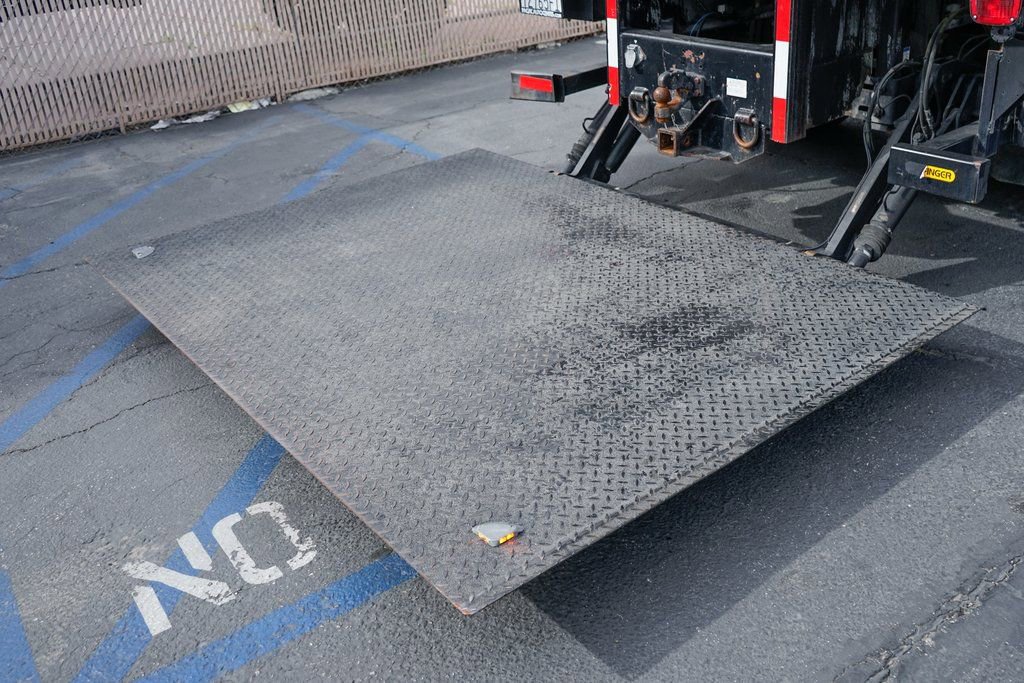 Used 2016 Ford F650 2WD Regular Cab Super Duty image 12