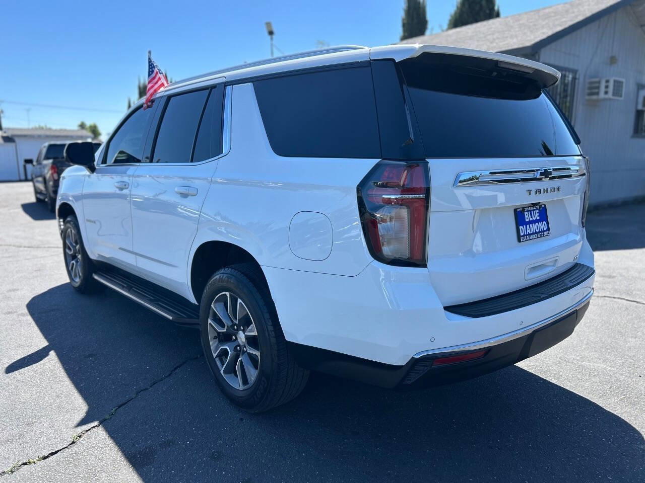 Used 2021 Chevrolet Tahoe LT w/ LT Signature Package image 4