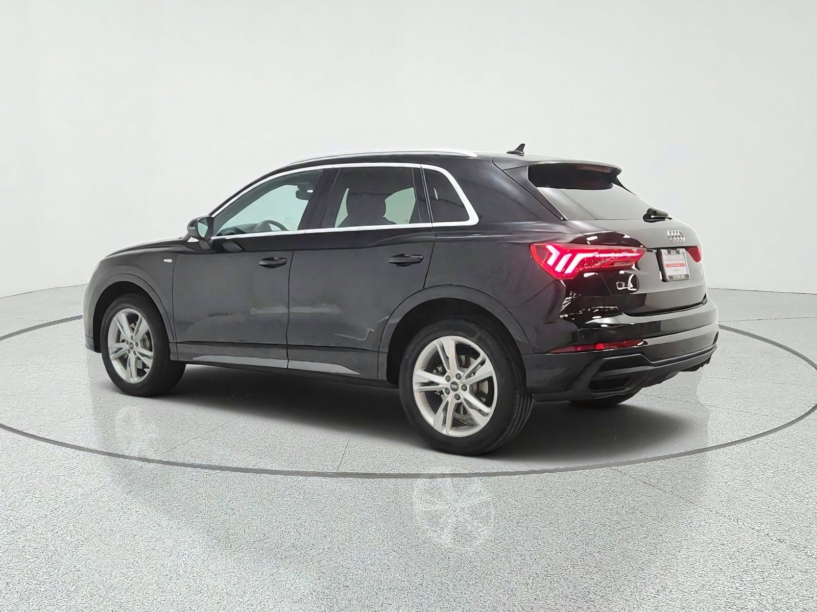 Used 2023 Audi Q3 2.0T Premium w/ Convenience Package AWD/4WD image 7