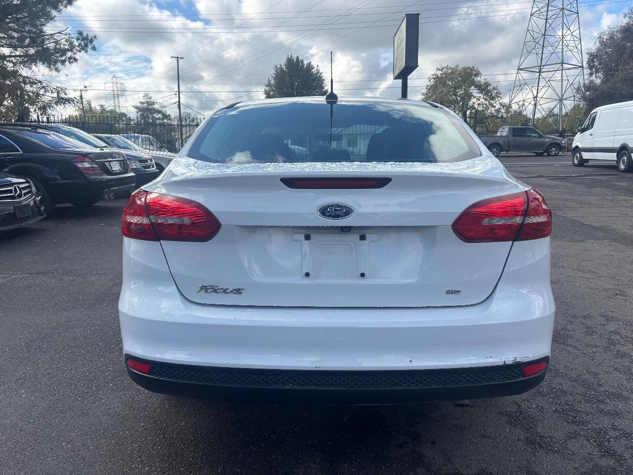 Used 2016 Ford Focus SE image 6