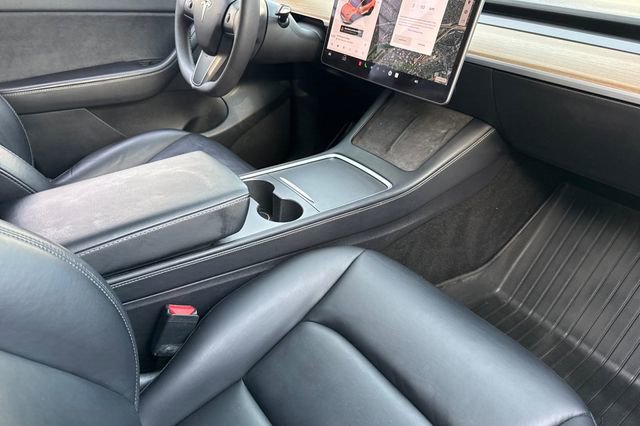 Used 2021 Tesla Model Y Long Range image 16