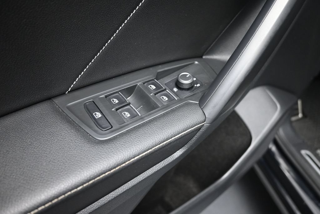 Used 2023 Volkswagen Tiguan SE R-Line FWD image 20