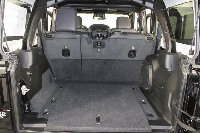 New 2026 Jeep Wrangler Sahara AWD/4WD image 17