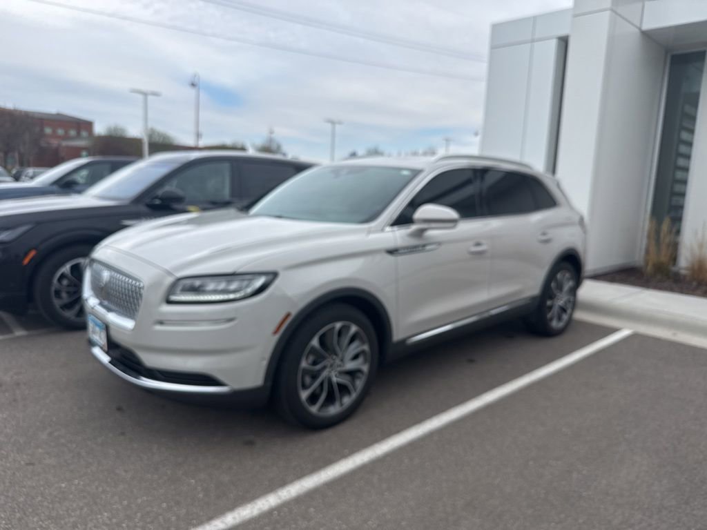 Used 2023 Lincoln Nautilus Reserve image 1