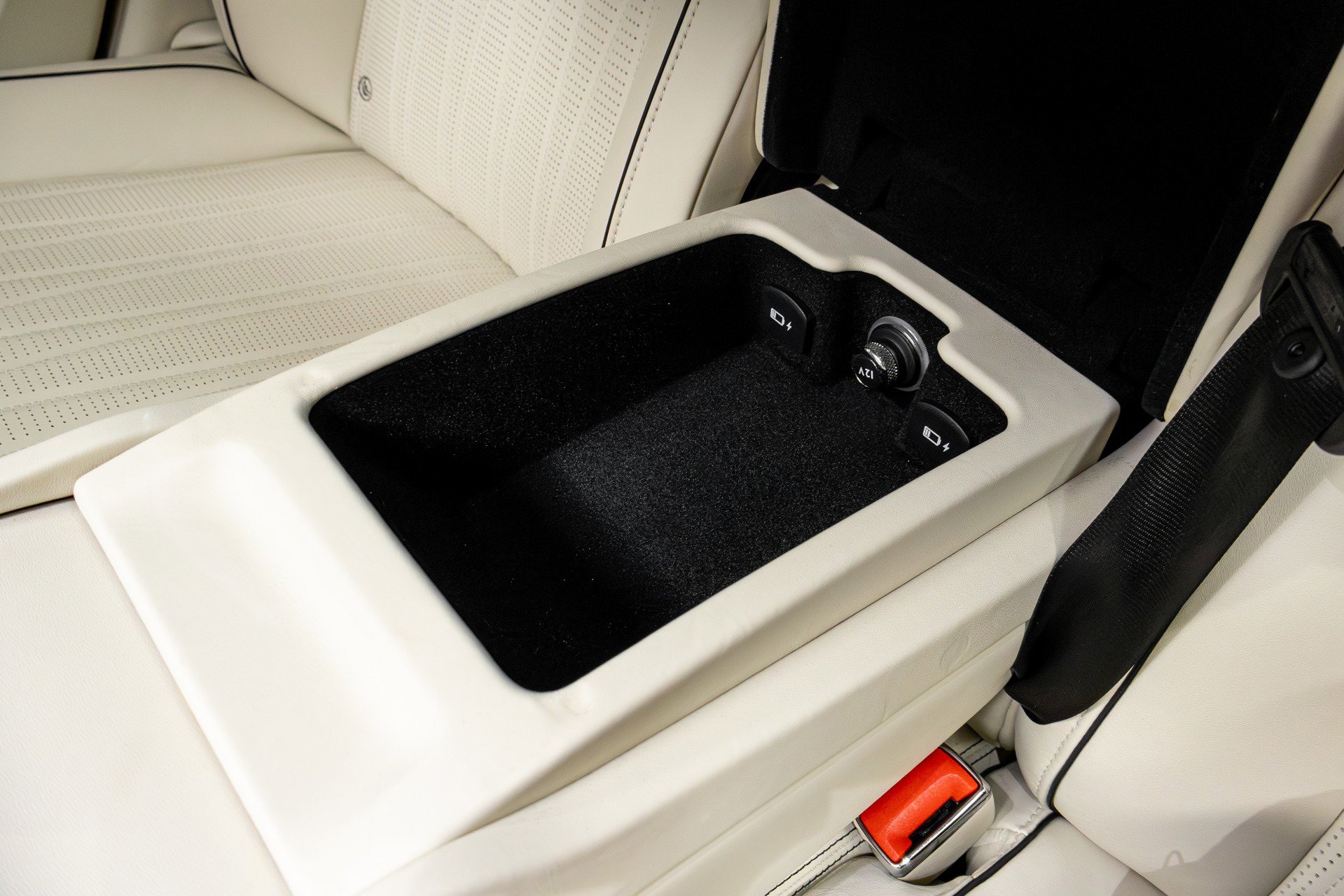 Used 2021 Bentley Flying Spur W12 image 29