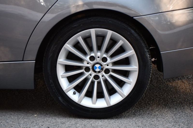 Used 2011 BMW 335i xDrive Sedan image 14