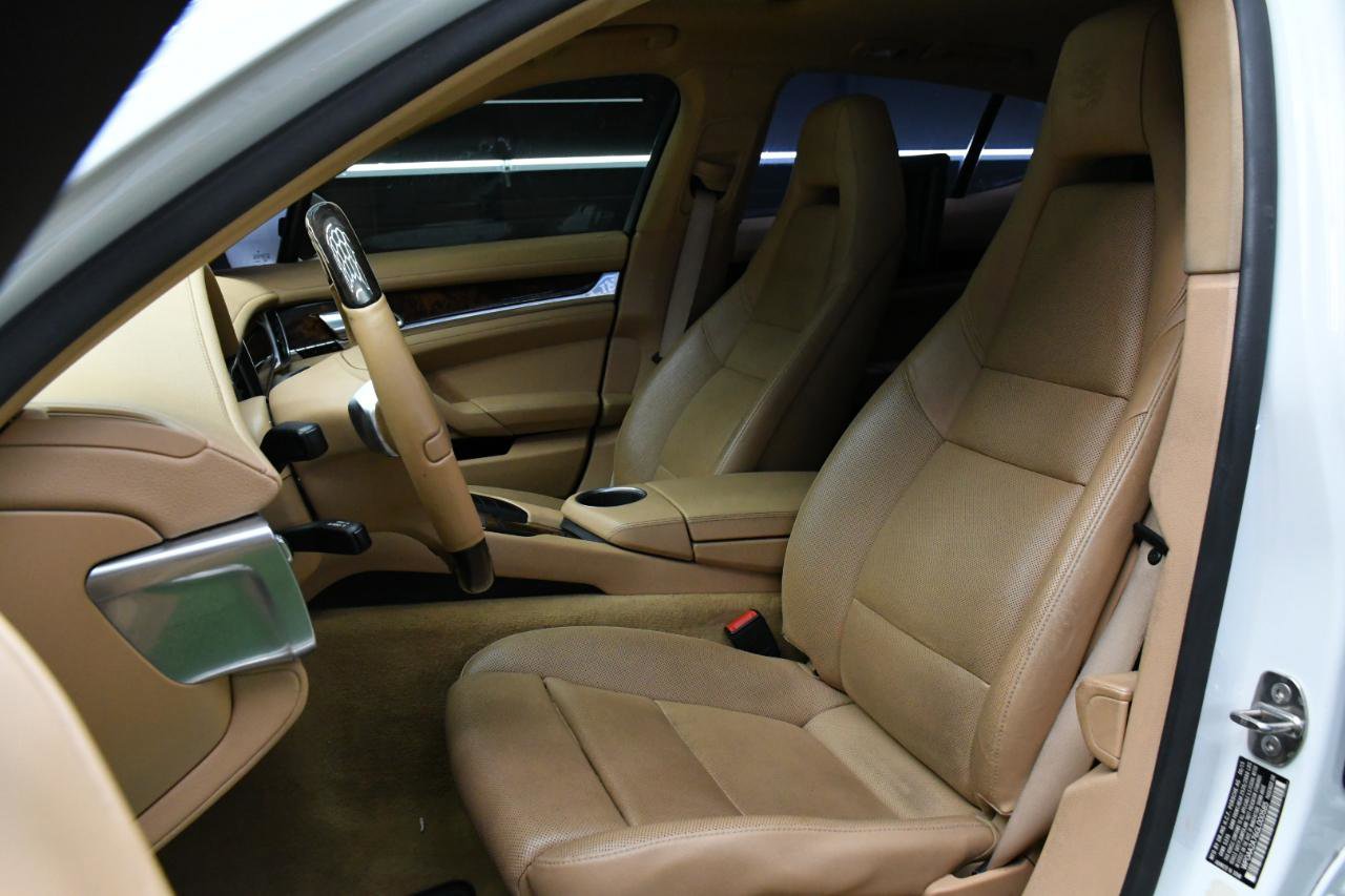 Used 2016 Porsche Panamera 4 AWD/4WD image 17