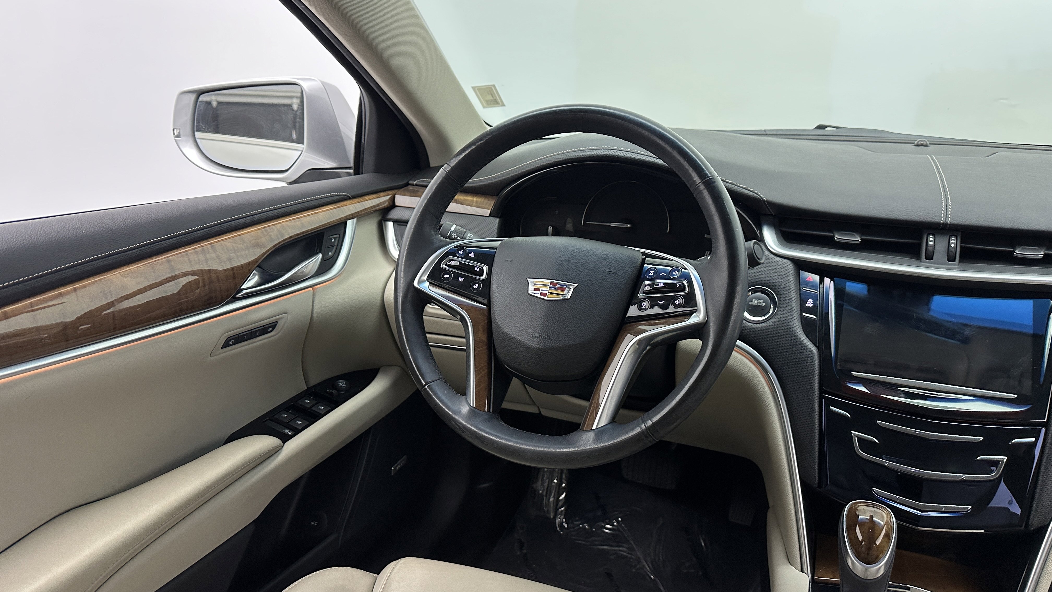 Used 2019 Cadillac XTS Luxury image 23