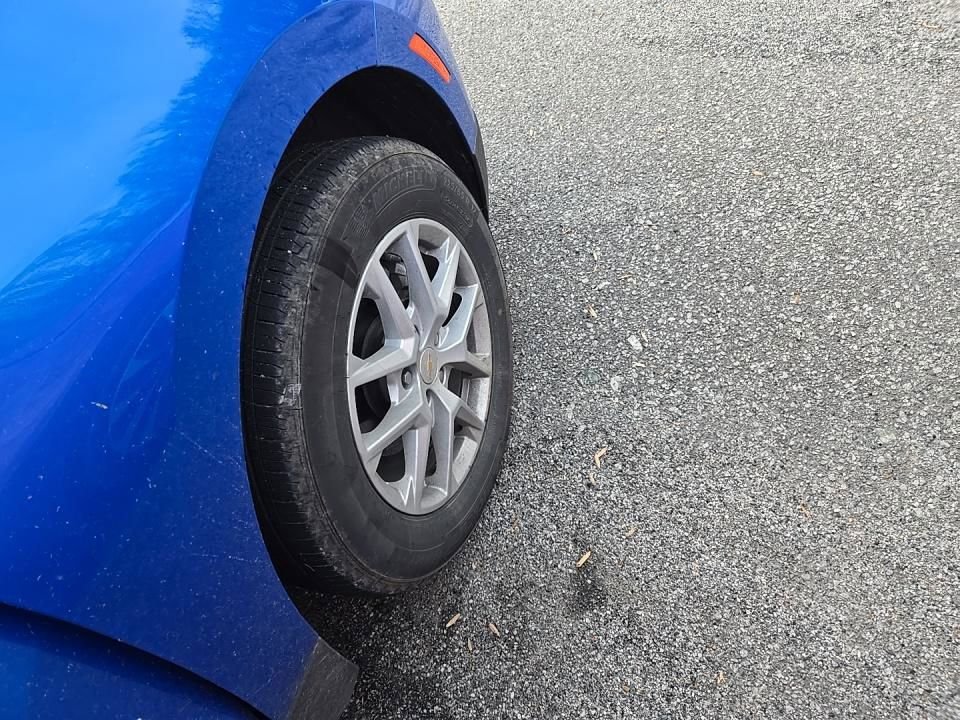 Used 2024 Chevrolet Equinox LS w/ LS Convenience Package image 12