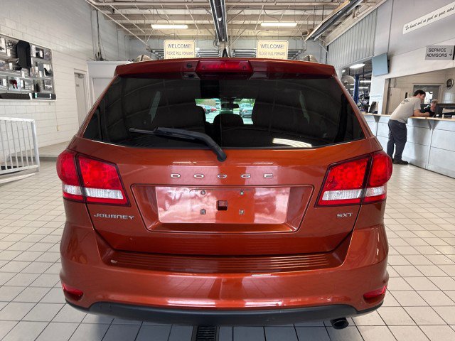Used 2012 Dodge Journey SXT w/ Flexible Seating Group FWD image 4