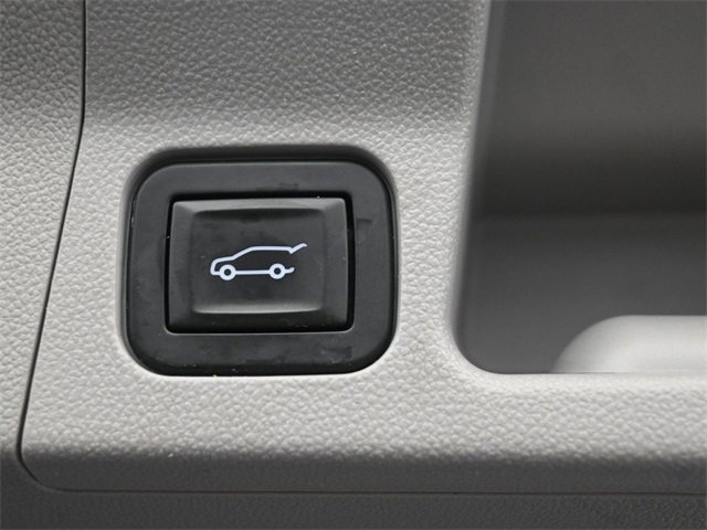 Used 2020 GMC Acadia SLE w/ Driver Convenience Package image 16