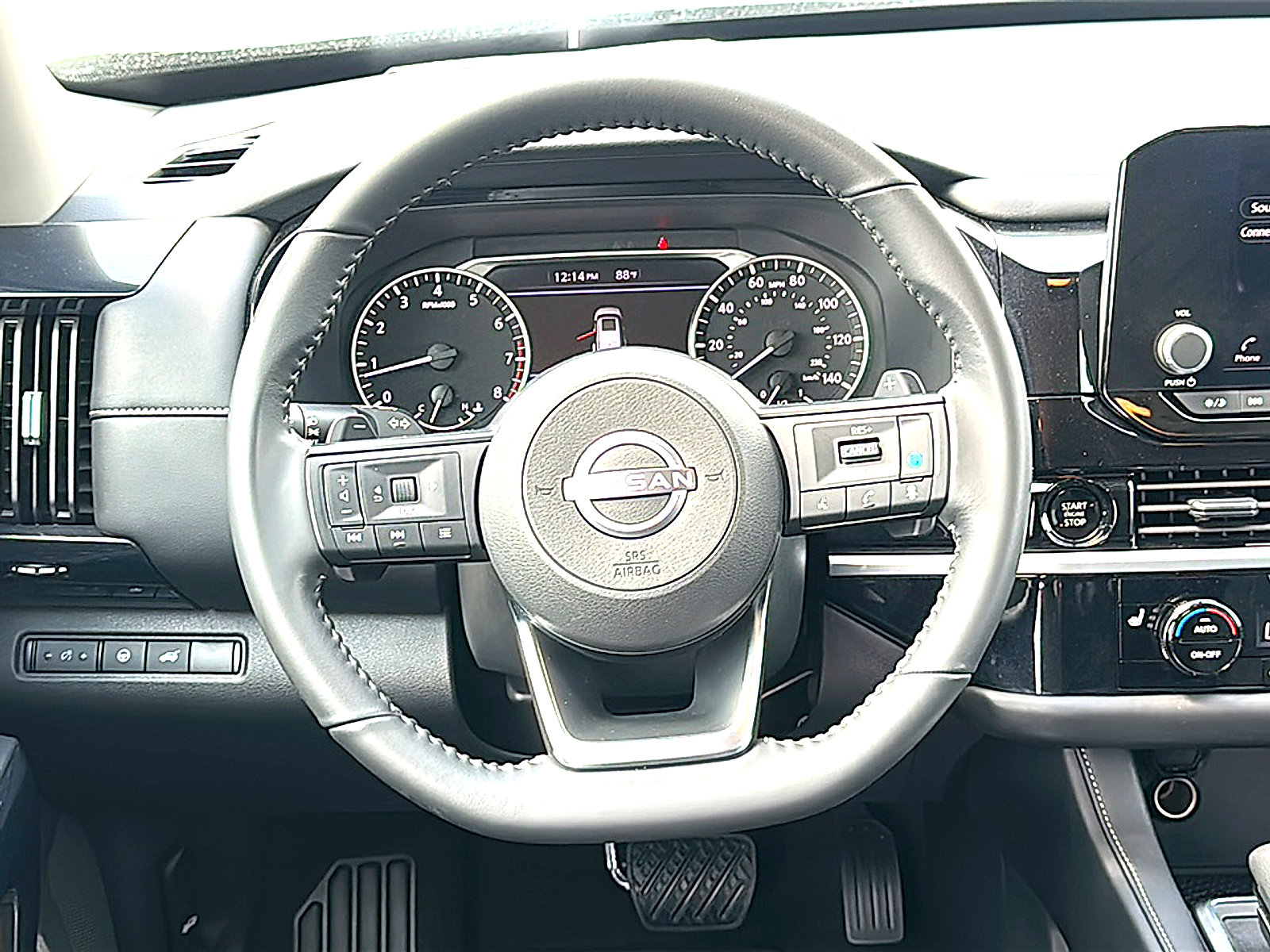 Used 2025 Nissan Pathfinder SV FWD image 28