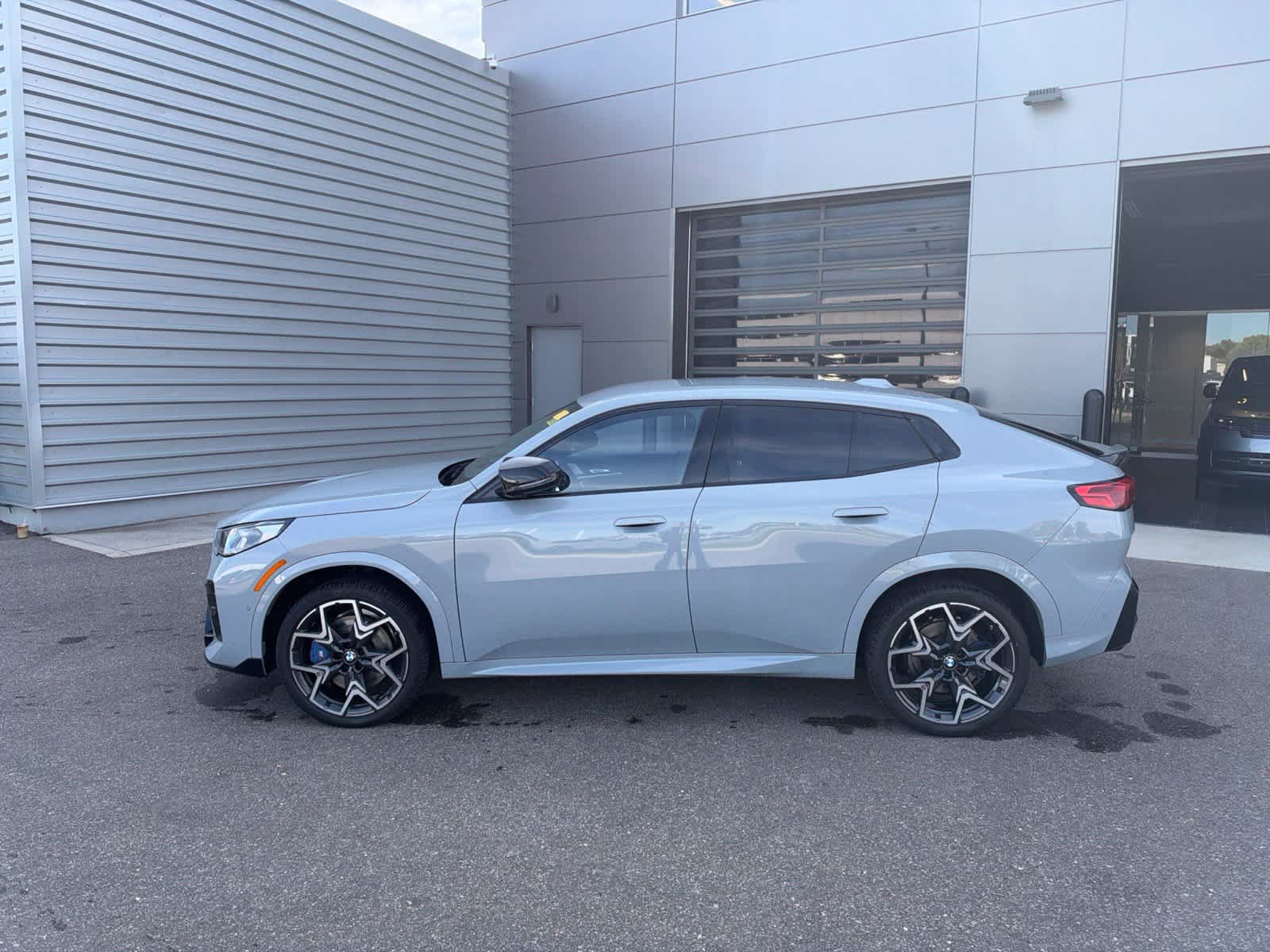 Used 2024 BMW X2 M35i AWD/4WD image 2