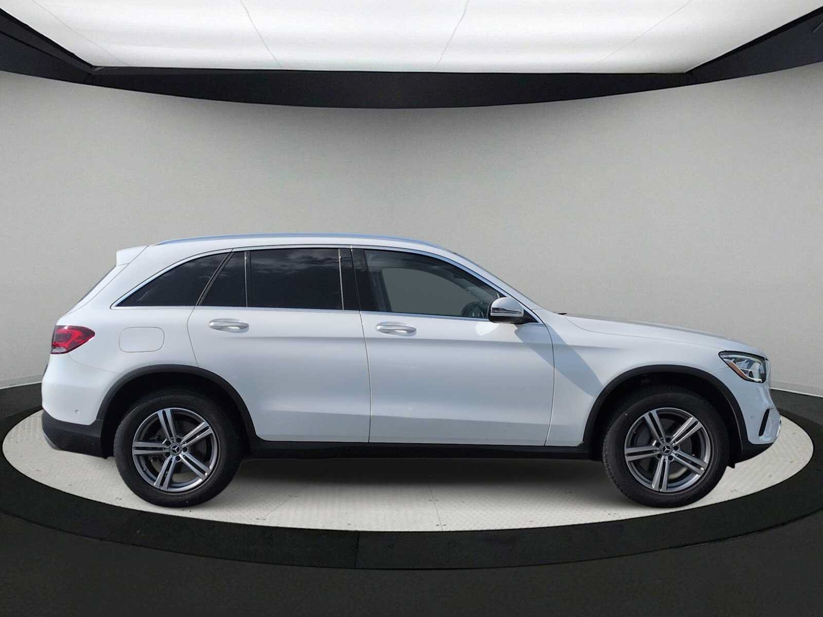 Used 2021 Mercedes-Benz GLC 300 4MATIC image 9