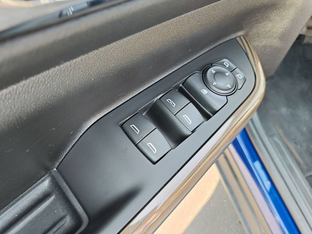Used 2023 GMC Acadia SLE FWD image 13