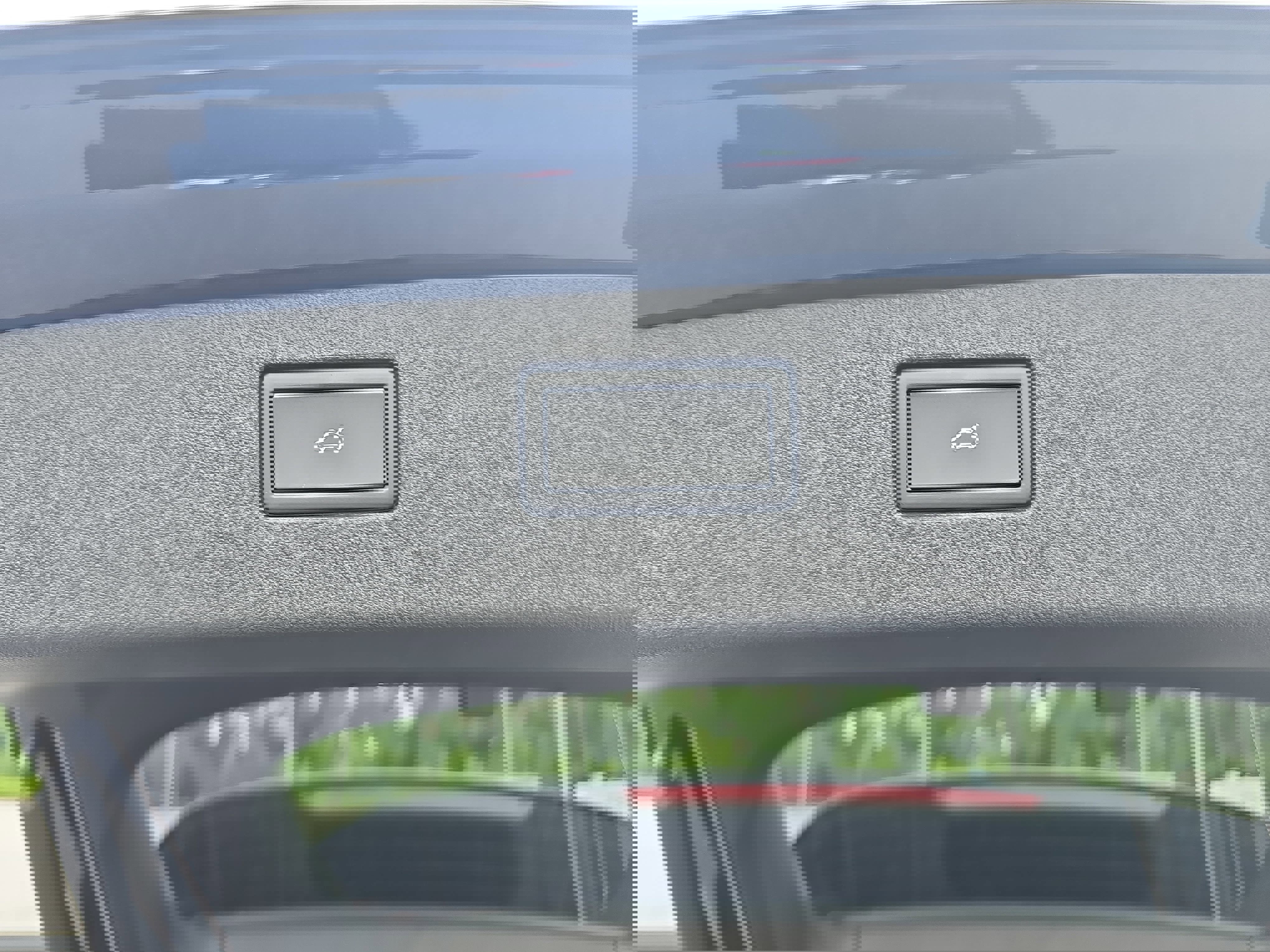 Used 2025 Volkswagen Tiguan SE image 13