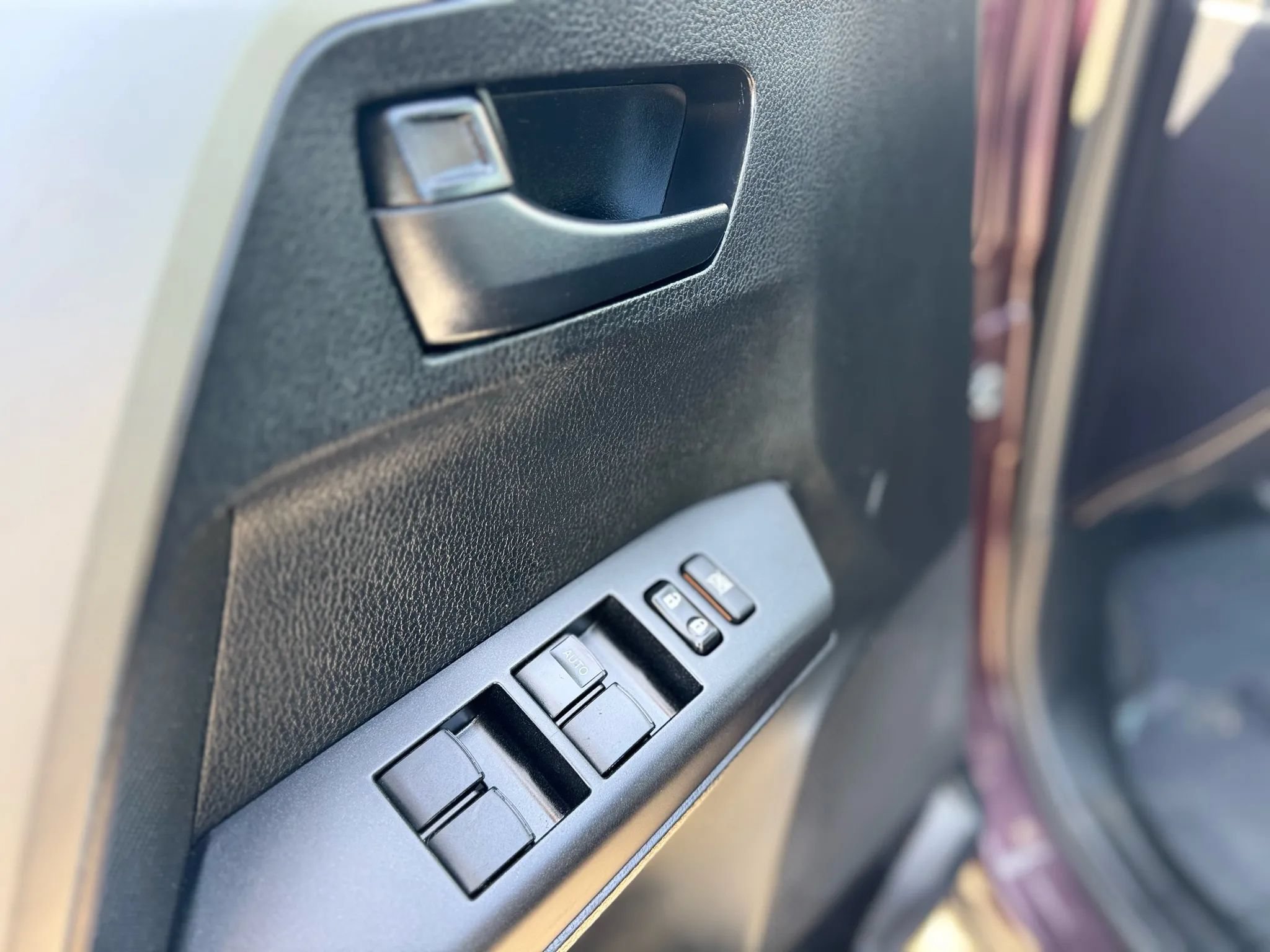 Used 2017 Toyota RAV4 LE FWD image 24