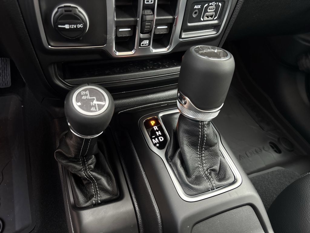 New 2026 Jeep Gladiator Sport AWD/4WD image 17